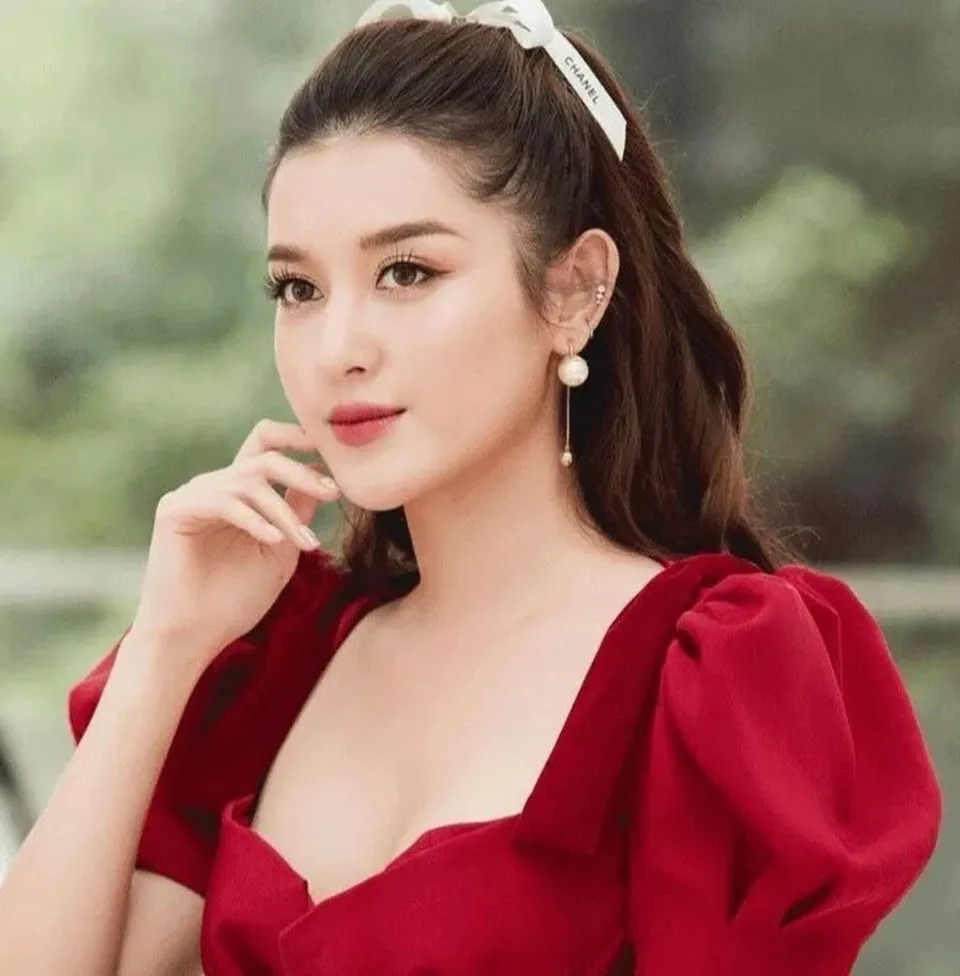 闫妮和蒋欣,你俩把日子过好,比什么事儿都好!