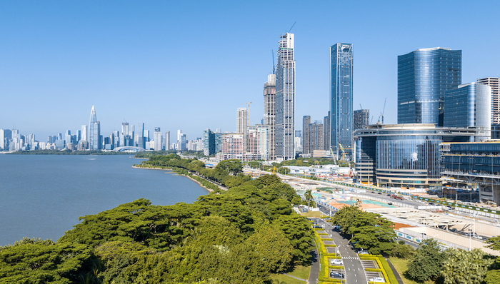 外骨骼机器人走红景区,距离全面普及还差一个“共享单车”?