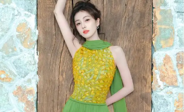 李连杰自曝年轻时受伤严重,拿到三级残疾证,被质疑在刻意立人设