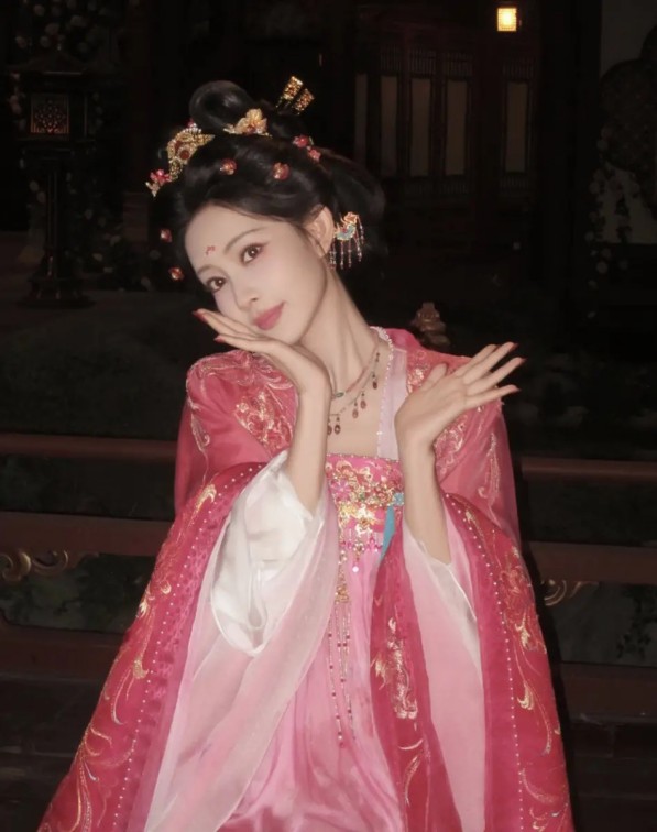 短剧市场，霸总的“爹妈们”真的不够用了吗？