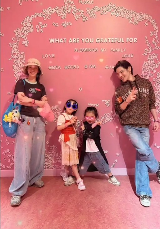 当所有人都在谈AI：今年为什么几乎没人做各类“年度盘点”了