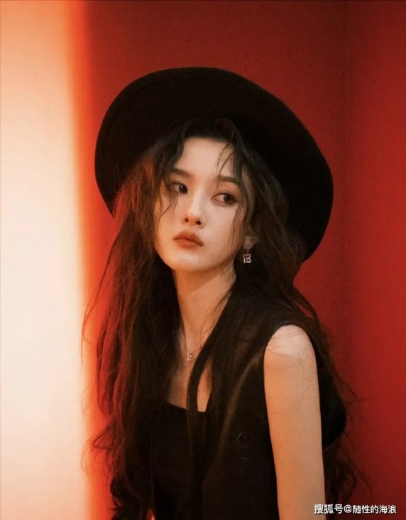 刘浩存从小美到大！4岁练舞蹈难怪身材曼妙太惊艳了