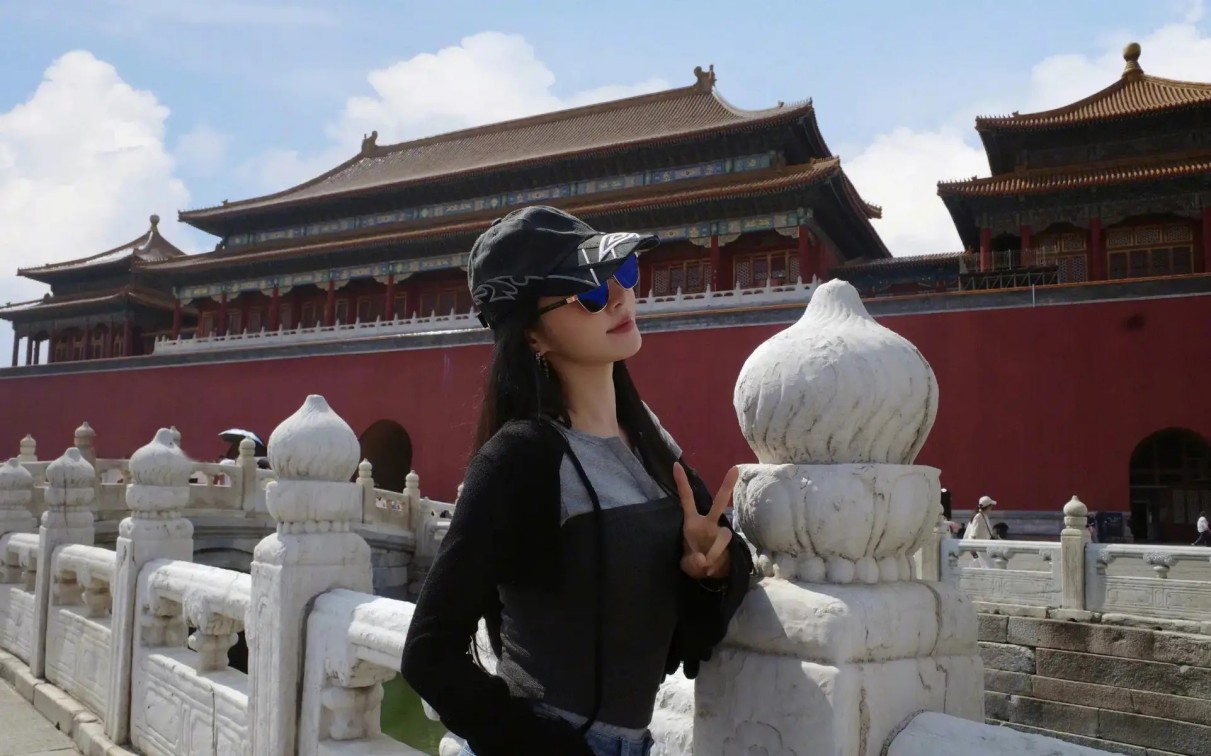 摊位上长出来的草根IP“新疆小羊”，怎么火遍全国？