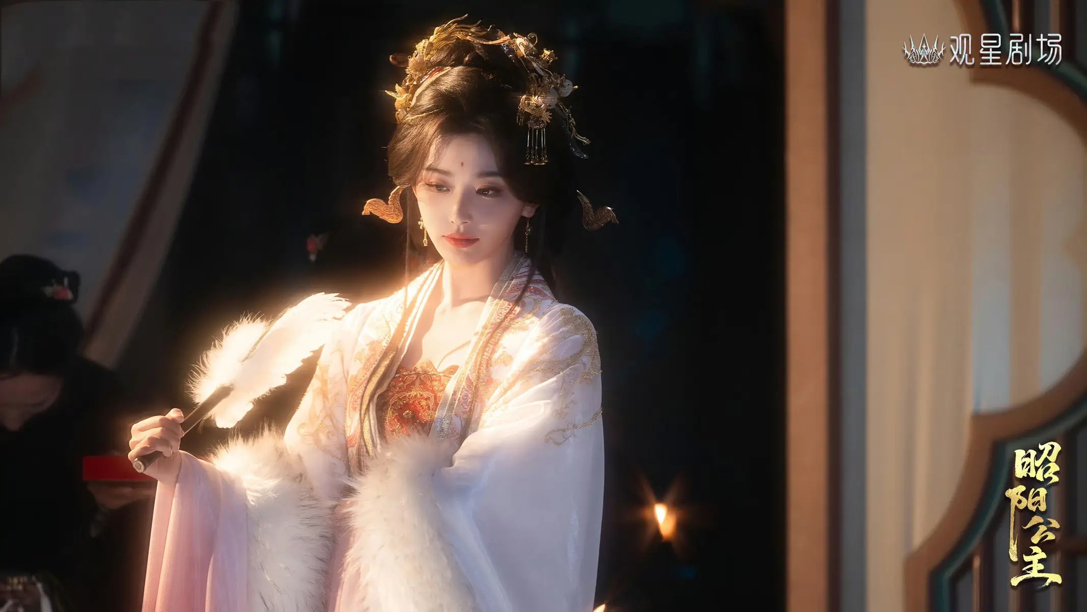 她一婚嫁给甜品店少东，二婚嫁给飞机师，如今46岁婚姻生活很幸福