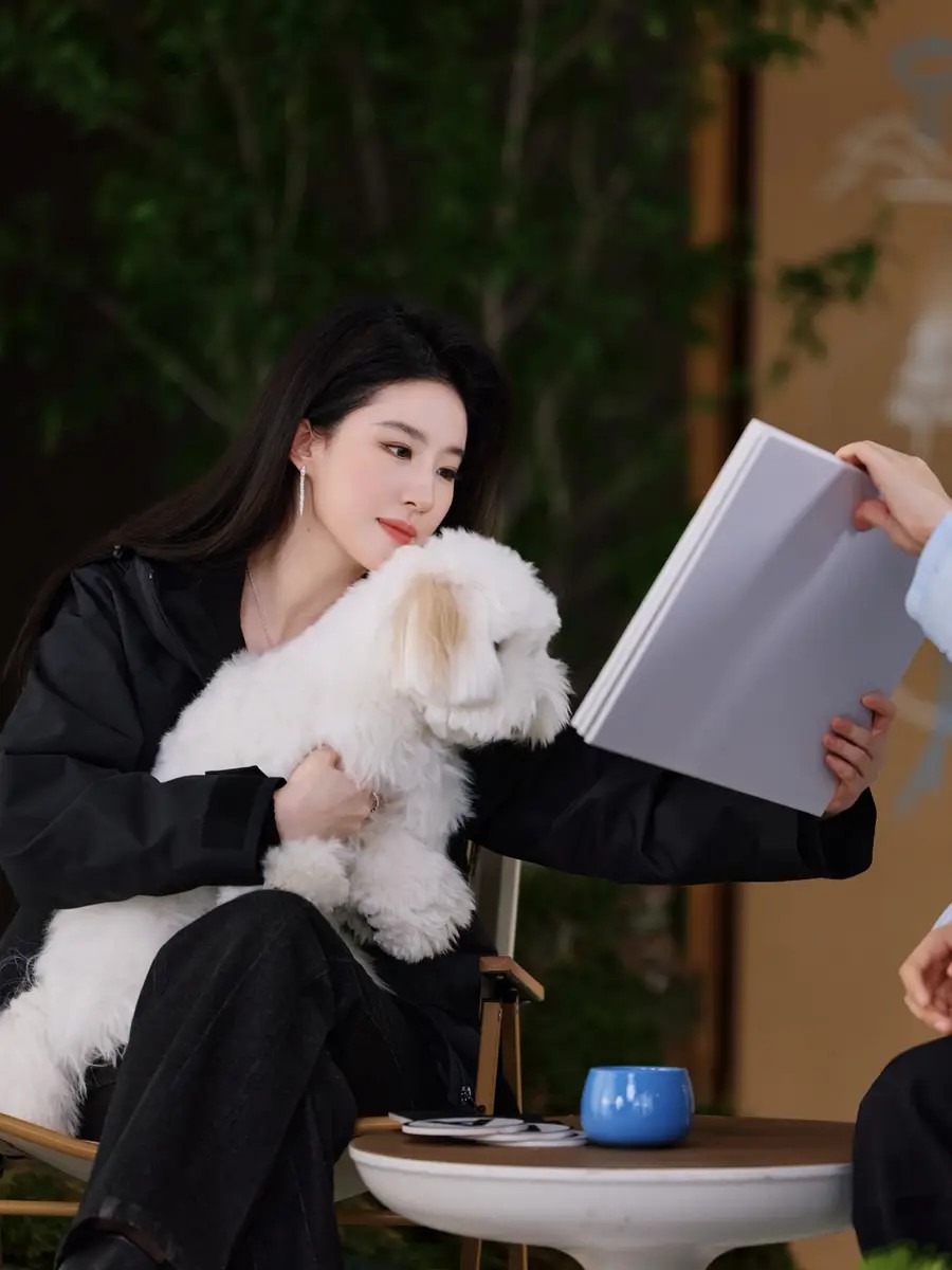 恭喜！TVB男艺人今日结婚，与剧中角色判若两人，视帝与众星捧场